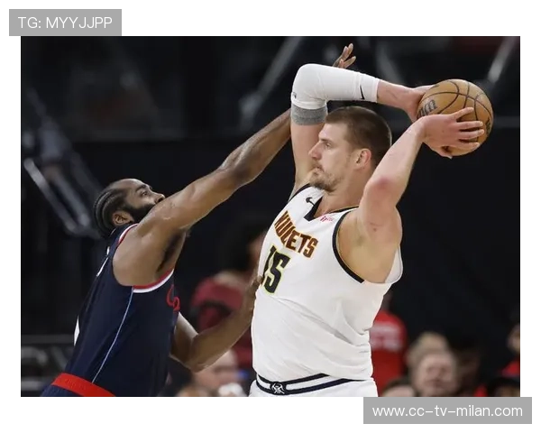 约基奇脚步轻盈突破上篮再添两分，掘金继续领跑